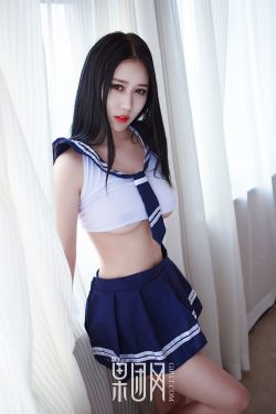 在厨房里两只乳头被吸肿了